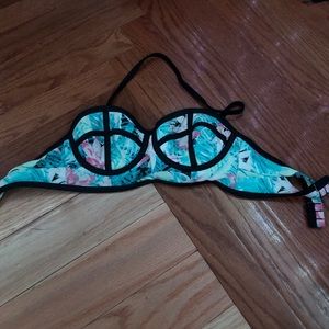 Bikini top
